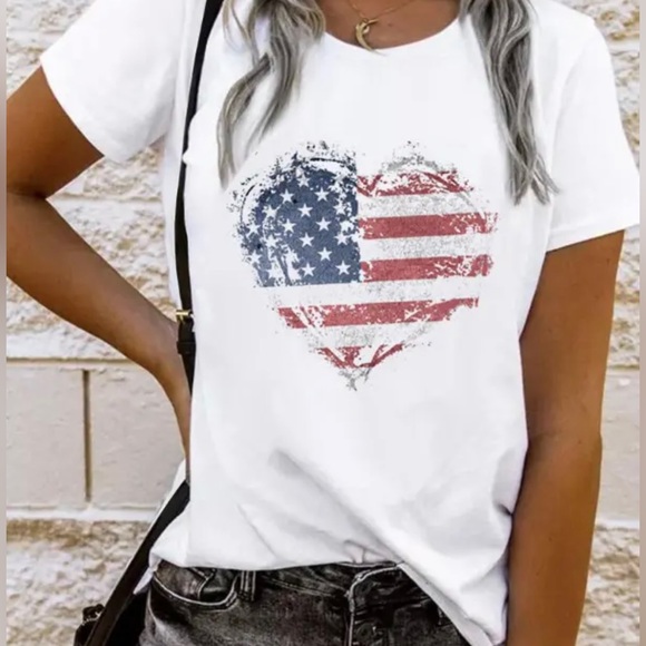 NWT - American Flag Heart Shape Print T-Shirt 🥳🌟HOST PICK🌟🥳
Still in package - Picture 3 of 3